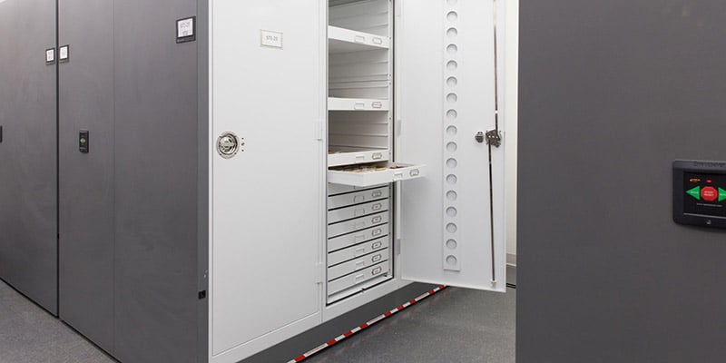 Electric-Shelves-for-Museum-Storage
