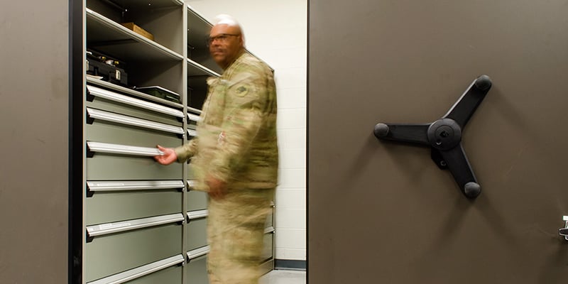GA-National-Guard-Mobile-Weapons-Shelf