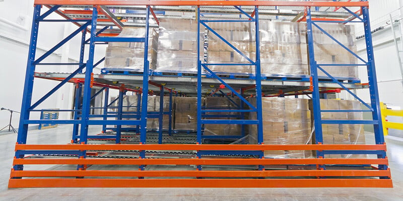 Pallet-Flow-Rack-in-Warehouse-FIFO-Storage-Solutions