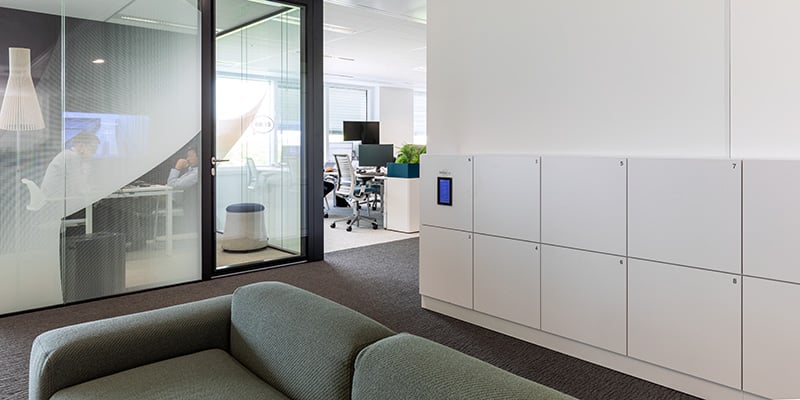 Smart-Lockers-in-Healthcare-Offices
